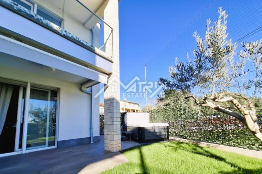 1768905130 20251123 124050 1