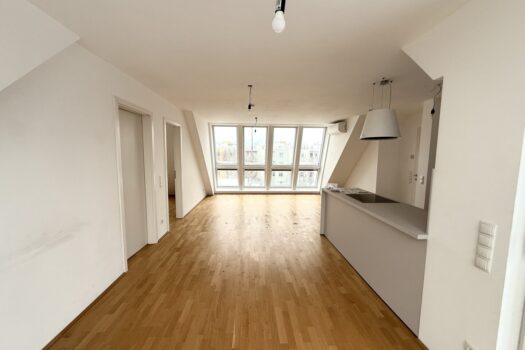 Exklusive 3-Zimmer Wohnung mit lichtdurchflutetem Wohnzimmer in absoluter Ruhelage 1P0SKXUDIfS0DMQZ8MuUU4