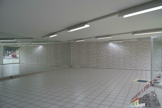 Top Geschäftslokal mit 125 m2 5 Eigenparkplätzen vor der Tür 3.000€ inkl. BK und UST DSC_0021