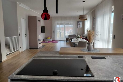 2I3g7KAxHGNxTZqfqRT57v