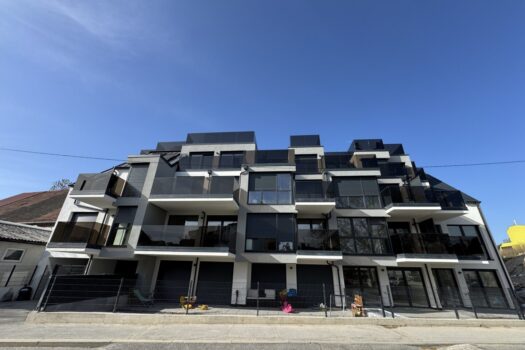 3B5dJfKwMZthTj3yr18Qyd 3