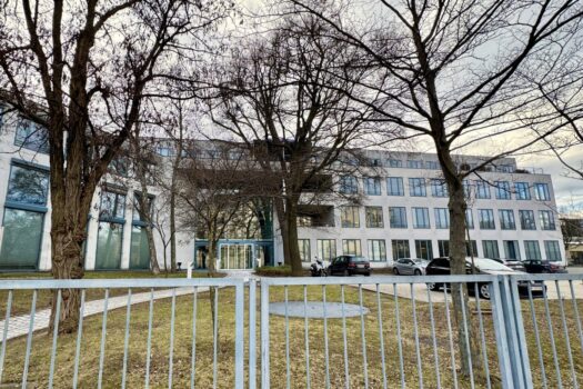 49bq6VnbY8IyEVXPW0ISME