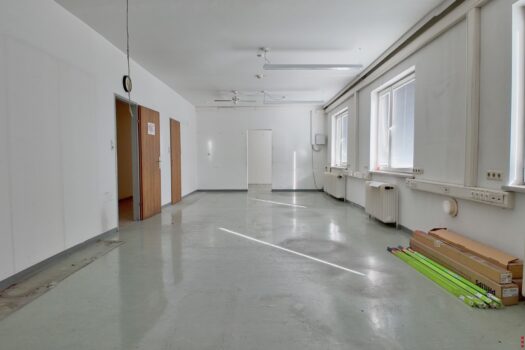 4B6Ute9eyRE19ejf0nJSEZ 1