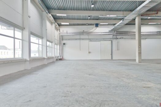 Produktions-/Lagerfläche mit ca. 1.300m² | ebenerdig & beheizt | direkte Autobahnanbindung 5kfB2S8ohqOY92MfTuSoeX