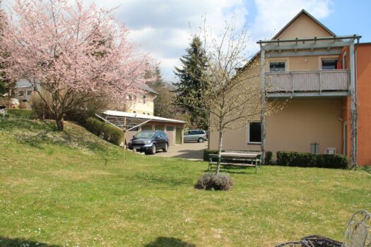 5y0KUUC4rICEaWapNa1iJw