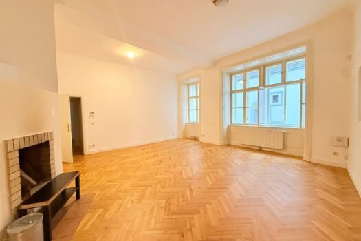 61V4zMiIDfwXcmGOIJvLDU