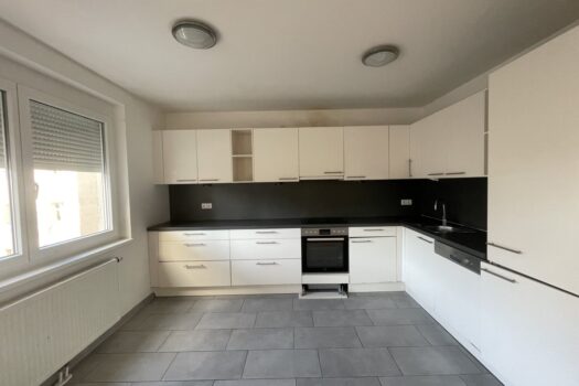 6XQ3UWQ2LUyNzZJeHaiOom