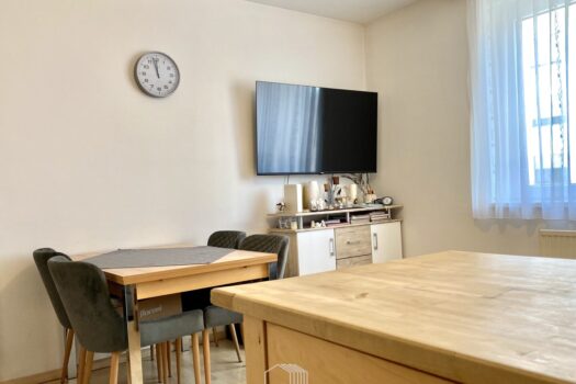 Nähe Center West: Sonnige 2-Zimmer-Wohnung inklusive Parkplatz mit sehr guter Anbindung! 6XbOOIAt1LO7e4y0qhgNO9