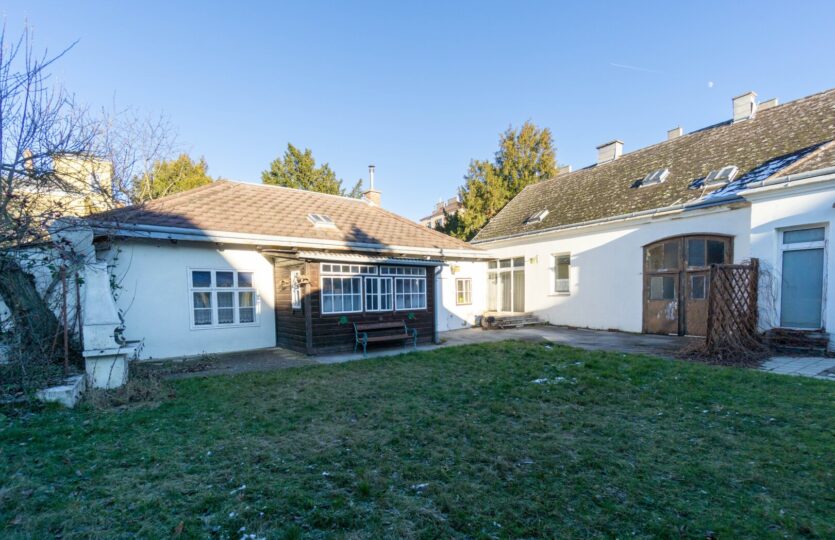 rechter Straßentrakt und rechter Hoftrakt