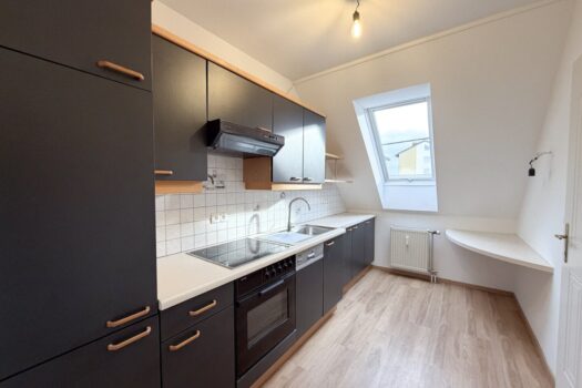 6skDuJaItugJyk5y9HLRGF