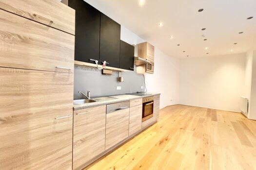 9A82pCfnVYE4HCRUp80QF