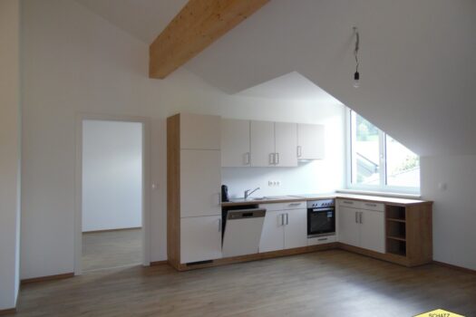 Traumhafte Dachgeschoßwohnung in Weissenbach: 3 Zimmer, Balkon & Top-Ausstattung! CxxCdasG5A