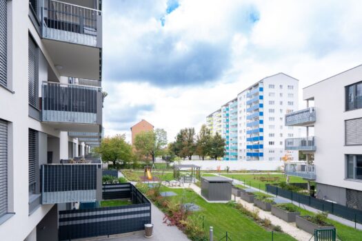 GqbJBgo17c3FrfMjk1OYN