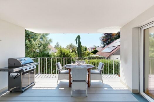 Terrasse (mit KI möbliert)