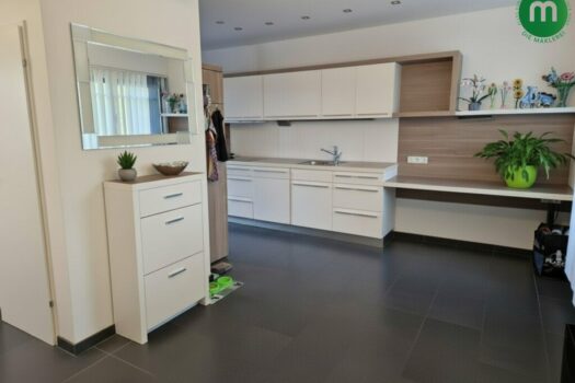 Reihenhaus mit Terrasse, Pool und Keller in Breitenleer Ruhelage offene Küche mit Essbereich