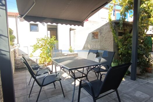 1759573186 1759570809753