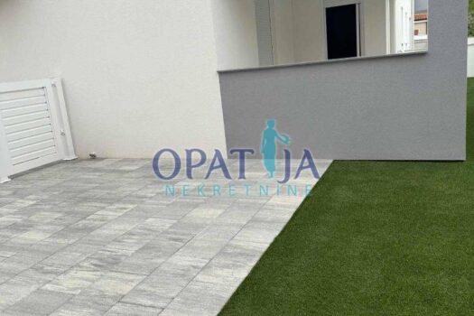 1761852206 mladen eg2