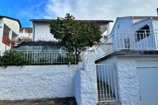 BIOGRAD, DRAGE – Apartmenthaus mit Garage, 80 m vom Meer entfernt 1770155905 costa nekretnine prodaja kuca pakostane 3