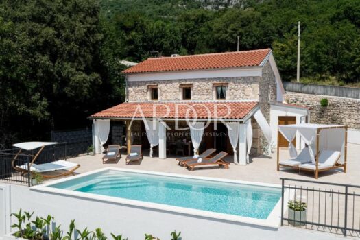 1770638085 594117676