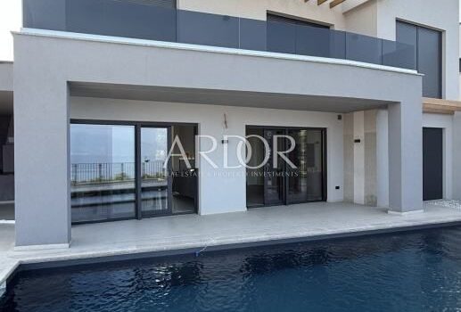 1770899413 kostrena zuknica luksuzna villa bazenom novogradnja slika 251626244 2