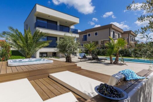 1771255483 577237699