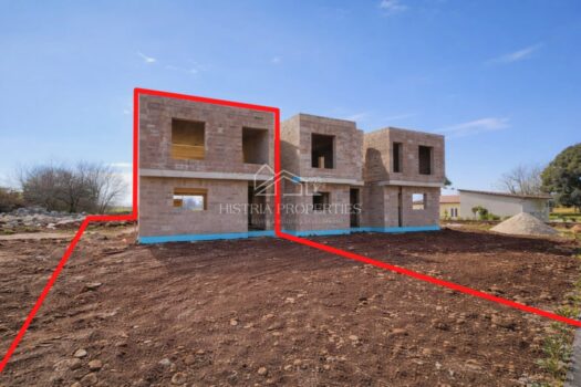 Ein Reihenhaus, das zu 100 % aus ökologischen Materialien in der Nähe von Poreč erbaut wurde 1771258875 whatsapp image 2026 02 09 at 13