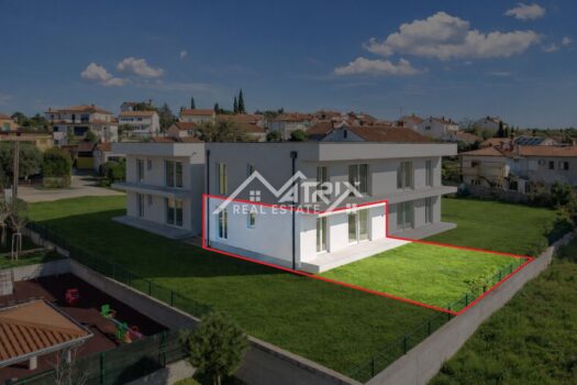 1771499425 umag luksuzan stan u prizemlju s vrtom i pogledom na more psps