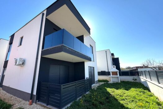 1772024586 thumbnail 1