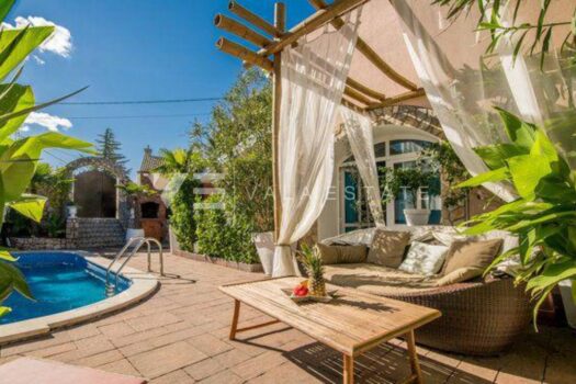 1772048376 dvije kamene kuce s bazenom na mirnoj lokaciji 3