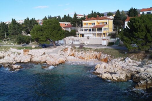 1ESJ7iC9eko4Knis1ez8ZR