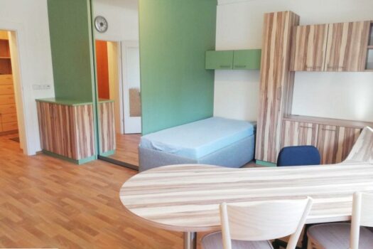 1FQ3ZuiZMZRRCUARWVlwWL