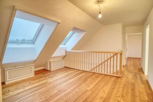 1KuxGt4xAeDR2ms4InCnJT