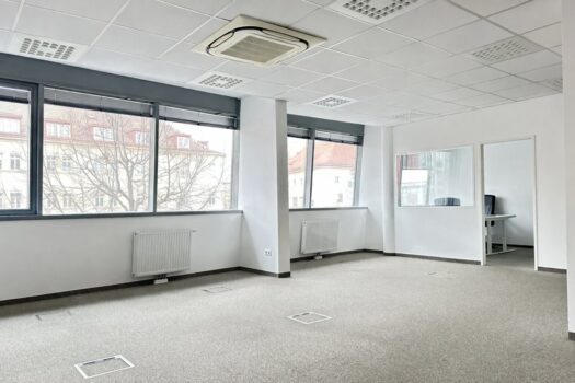 1NQQRyNcNab229wDY3v8EI