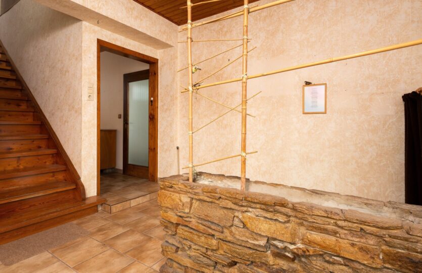 Ausgang zum Garten, Abgang in den Keller