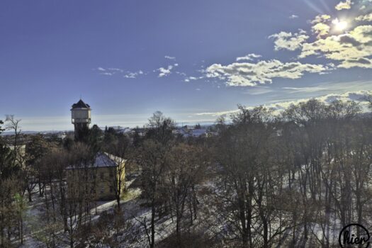 Sonnige 2-Zimmer-Loggia-Wohnung mit Einbauküche & Parkplatz – Perfekt für Paare! 1aQlaGbAjADSnyrsJCouRT
