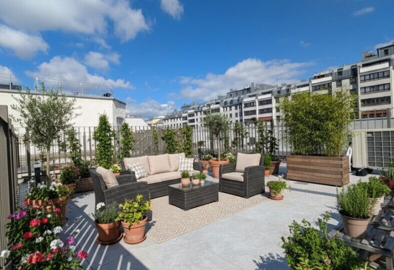 Dachterrasse mit Möblierungsvorschlag KI