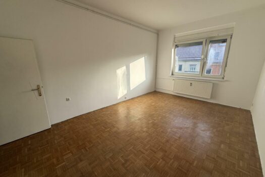++Provisionsfrei++ Graz/Lend, sanierte 2 Zimmer mit Balkon & extra Küche möbliert Zimmer 1