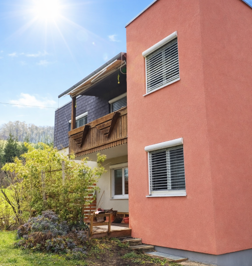 Außenansicht mit Terrasse