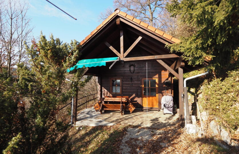 Blockhaus mit Terrasse