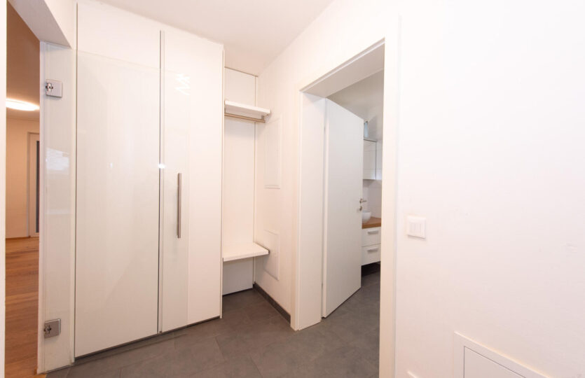 Fontanestraße 8 -02