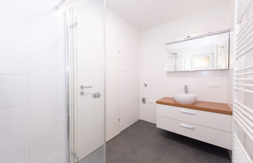 Fontanestraße 8 -06