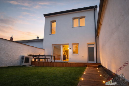 c3e23f27-c786-4a21-a8c9-5efff0ce4359