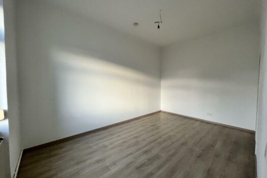 Küche + 1 Zimmer nähe XXX-Lutz - HWGW9/10 20221107_145646333_iOS