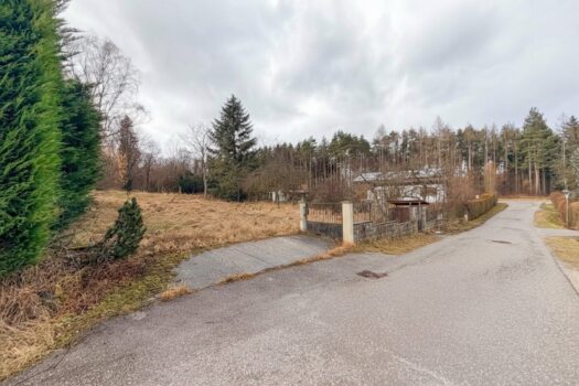 1.198 m2 großes Baugrundstück in Grünruhelage im Ortsteil Bartberg beim Wienerwaldsee! 14 Minuten zur Wiener Stadtgrenze! 234YQ8Sa0abNGekixp8v9T