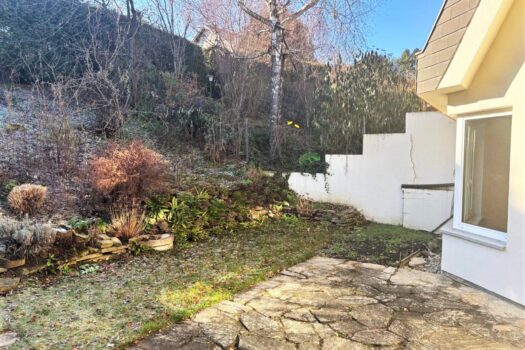 2C3qUVz9DeY8zTQQC8XY2D