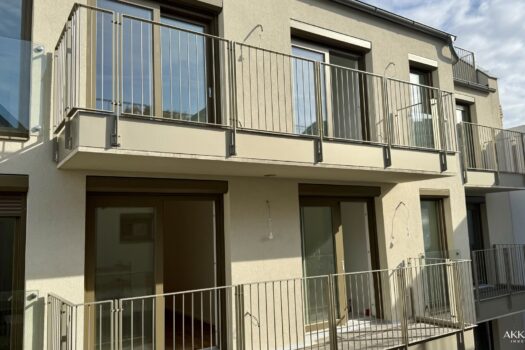 2QWB2BvUCzVPqtvBJicmb0 2