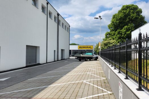 2 KFZ Abstellplätze