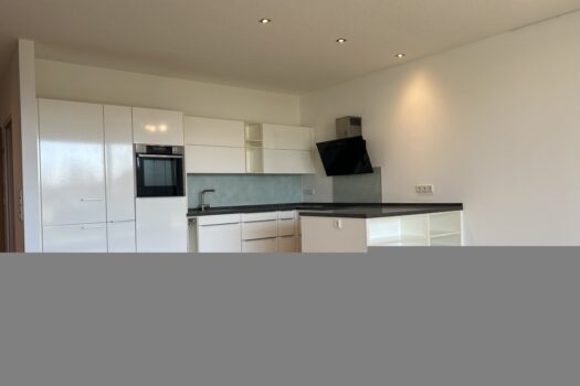 Schöne große Küche