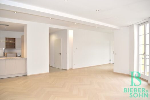 LAXENBURG – einzigartige 4-Zimmer Mietwohnung für Menschen mit hohen Ansprüchen Wohnzimmer