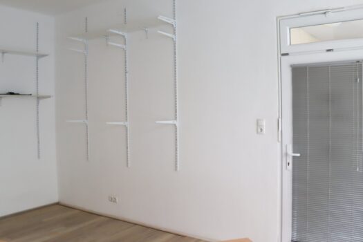 303bGIOZRd97Laz7ikC9y4